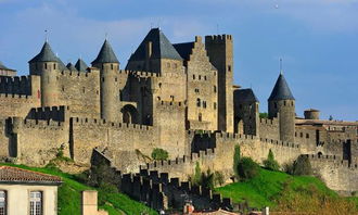 中世纪欧洲城堡：神秘、权力与奢华的象征